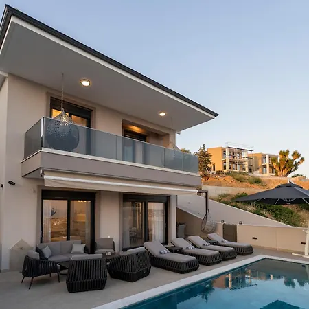 Villa Exotic Residences *