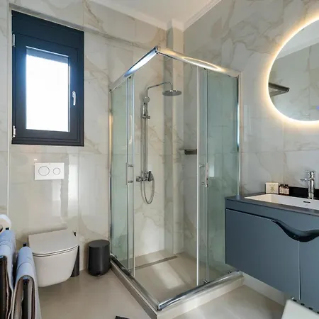 Villa Exotic Residences *